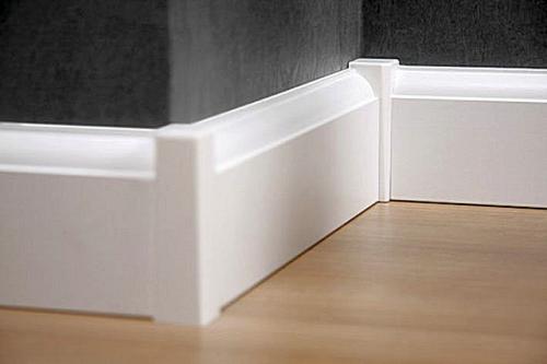 Как правильно клеить потолочные плинтуса в углах. Порядок выполнения работ 14