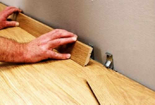 Как правильно клеить потолочные плинтуса в углах. Порядок выполнения работ 09
