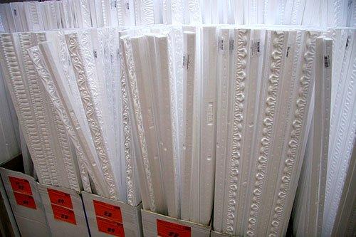 Полиуретановый карниз и натяжной потолок. Карнизы из полиуретана: подготовка к установке, основной монтаж и завершающая обработка