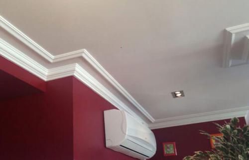 Как клеить потолочный плинтус правильно. Как выбрать багет 01