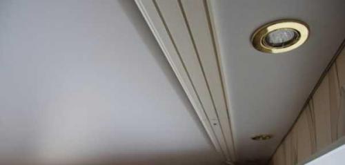 Натяжной потолок к оконной раме. 5 ошибок при монтаже натяжных потолков возле окон и дверных коробов