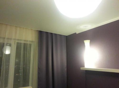 Натяжной потолок к оконной раме. 5 ошибок при монтаже натяжных потолков возле окон и дверных коробов