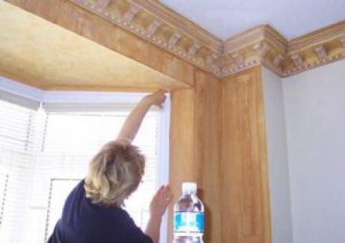 На что клеить потолочный плинтус из пенопласта. Выбор потолочного плинтуса