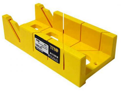 Чем приклеить пластиковый плинтус для потолка. Виды потолочных багетов 16 Чем приклеить пластиковый плинтус для потолка. Виды потолочных багетов 16