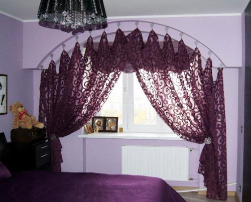 Как повесить шторы на потолочный карниз. Как вешать шторы на карниз? 07