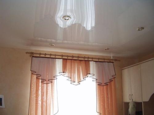 Потолочный карниз на натяжной потолок. (+38 фото) Потолочные карнизы в интерьере для натяжных потолков фото