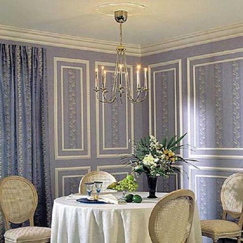 Как клеить молдинги на стену под покраску. Как клеить обои различных фактур в рамки из молдинга?