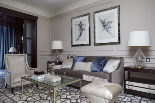 Использование молдингов на стенах и потолке в дизайне.. Молдинги на стенах 25