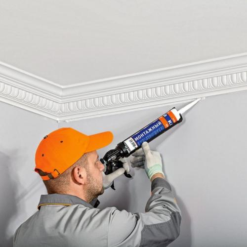 Как крепить молдинг на стену. Пошаговый инструктаж