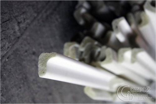 Лучшие плинтусы для натяжных потолков на 2022 год. Потолочный плинтус в интерьере 2022: ТОП-40 лучших идей дизайна с фото 25