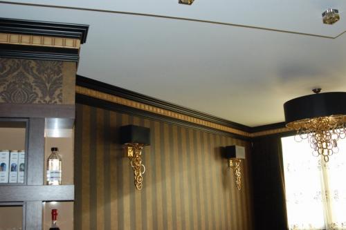 Оформление потолочных плинтусов. Плинтуса на потолок: 110 фото вариантов украшения современного дизайна