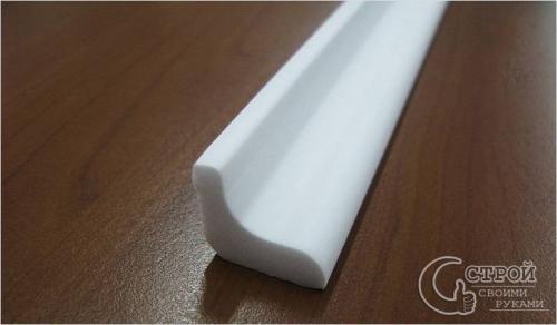 Лучшие плинтусы для натяжных потолков на 2022 год. Потолочный плинтус в интерьере 2022: ТОП-40 лучших идей дизайна с фото 24