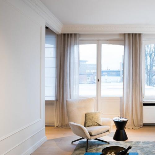 Какие плинтуса лучше для натяжных потолков.. Материал плинтусов для натяжных потолков 05