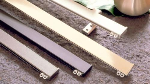 Какими саморезами крепить потолочный карниз. Установка карниза – разметка и установка гибкого, струнного изделия и крепежных элементов на потолок