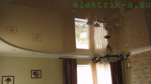 Освещение для натяжного потолка. Натяжные потолки и освещение: особенности монтажа светильников и подсветки