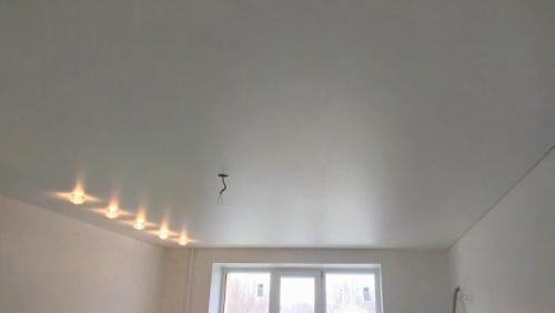 Виды натяжных потолков сатиновые. Особенности