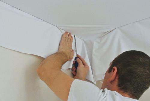 Натяжной потолок без нагрева своими руками. Особенности полотен, монтирующихся без нагрева