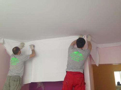 Натяжной потолок без нагрева своими руками. Особенности полотен, монтирующихся без нагрева