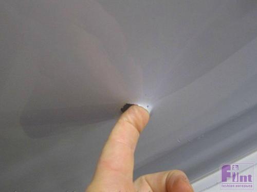 Замазка для натяжных потолков. Как заделать дырку в натяжном потолке