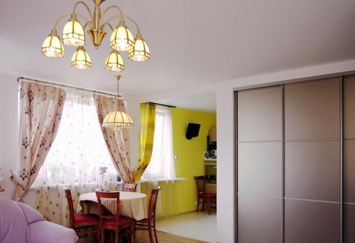 Чем натяжной потолок отличается от подвесного. Натяжные потолки 01 Чем натяжной потолок отличается от подвесного. Натяжные потолки 01