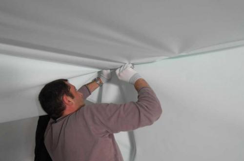 Как убрать складки на натяжном потолке. От каких ошибок монтажа появляются складки на натяжном потолке