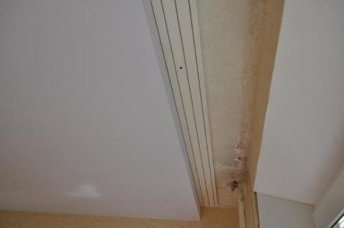 Как крепить алюминиевый карниз к потолку. Крепление карниза к потолку: особенности установки на натяжные, гипсокартонные конструкции и на стену