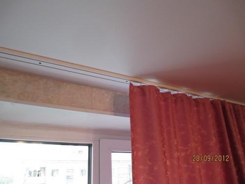Как повесить шторы под натяжной потолок. Потолочная гардина под натяжной потолок