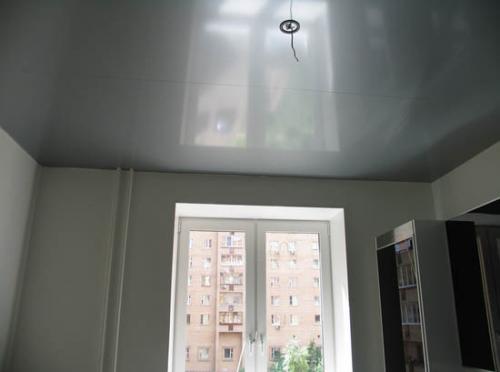 Ремонт натяжного потолка при проколе и порезе. Чем заклеить натяжной потолок в случае пореза или прокола? 10