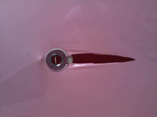 Ремонт натяжного потолка при проколе и порезе. Чем заклеить натяжной потолок в случае пореза или прокола? 09