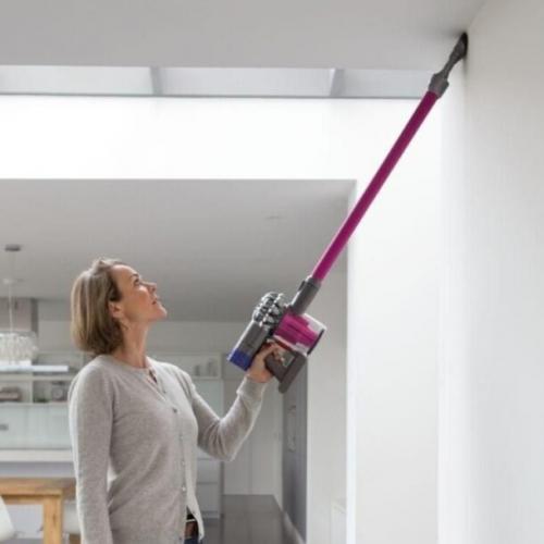 Как почистить тканевый натяжной потолок. Пылесос