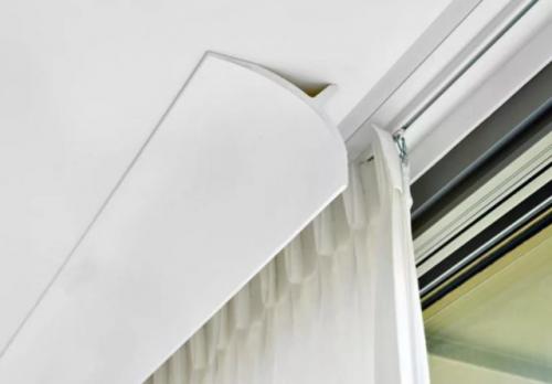 Ниша для штор в натяжном потолке: как приклеить плинтус. Как скрыть карниз за потолочным плинтусом