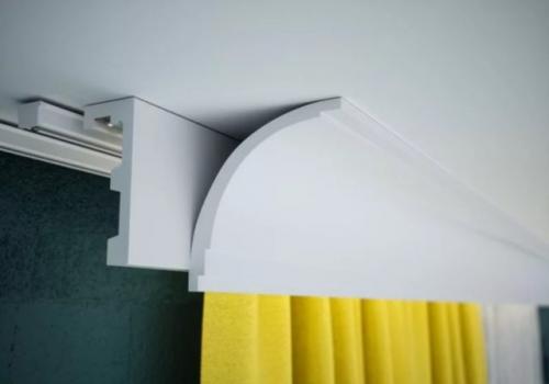 Ниша для штор в натяжном потолке: как приклеить плинтус. Как скрыть карниз за потолочным плинтусом