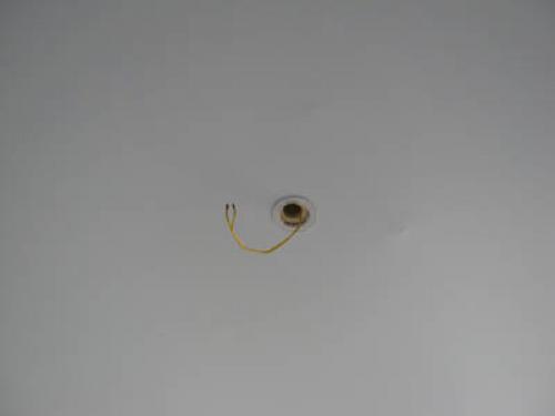 Натяжной потолок вырез под люстру. Как при монтаже сделать отверстия под светильники