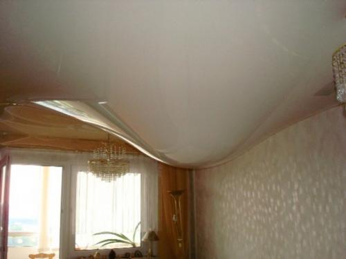 Можно ли проткнуть натяжной потолок. Затопили натяжной потолок