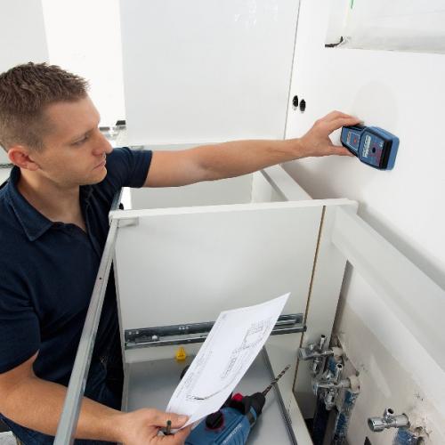 Что делать, если при сверлении попал в проводку. Как не попасть в провод при сверлении стен