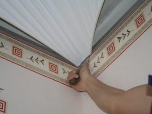 Особенности гарпунной системы крепления натяжных потолков. Гарпунная система крепления натяжных потолков: плюсы и минусы 05 Особенности гарпунной системы крепления натяжных потолков. Гарпунная система крепления натяжных потолков: плюсы и минусы 05