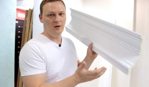 Как клеить потолочный плинтус в углах. Какие бывают плинтуса