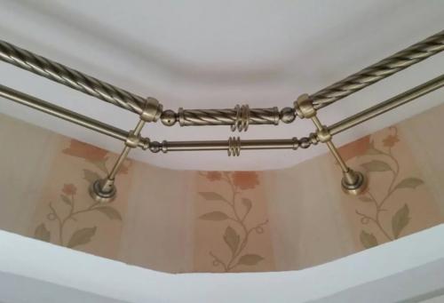 Как сделать карниз для эркерного окна. Обзор и установка карнизов для эркера