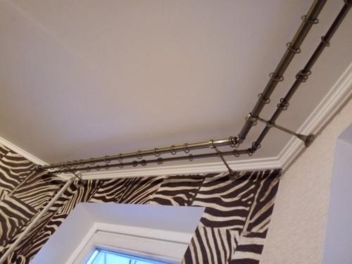 Как сделать карниз для эркерного окна. Обзор и установка карнизов для эркера