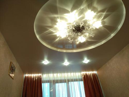 Бюджетный натяжной потолок. Натяжные потолки бюджетно и красиво