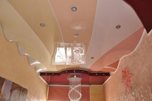 Бюджетный натяжной потолок. Натяжные потолки бюджетно и красиво