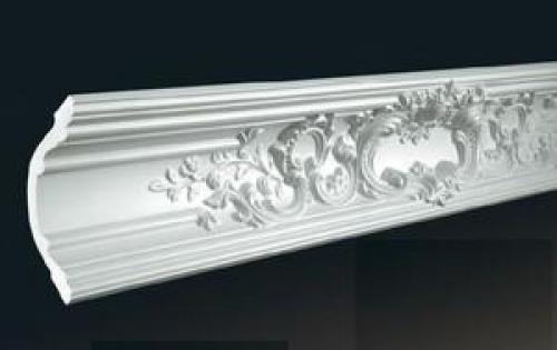 Как клеить плинтуса к натяжному потолку. Потолочный плинтус 05