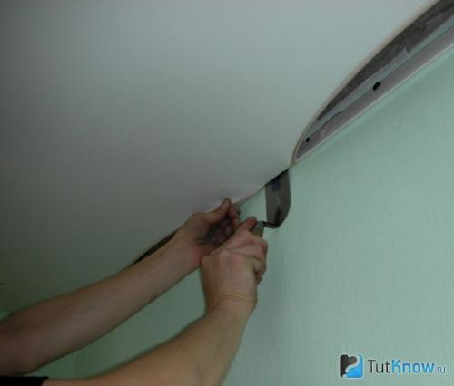 Гарпунный или штапиковый натяжной потолок. Штапиковая система крепления: 04