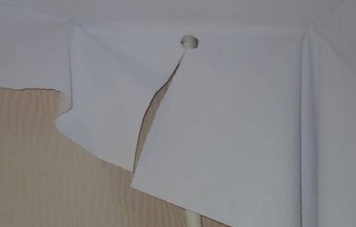 Закладная под светильник для натяжного потолка своими руками. Можно ли сделать отверстие в натяжном потолке после установки