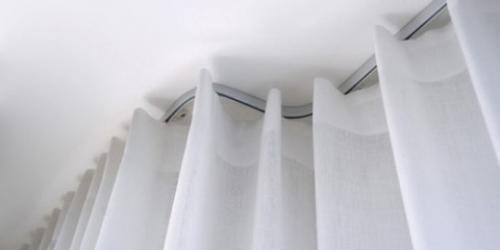 Как самостоятельно повесить потолочную гардину. Способы крепления карниза