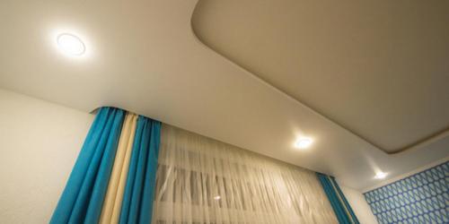 Евро карниз для натяжных потолков. Карнизы для натяжного потолка