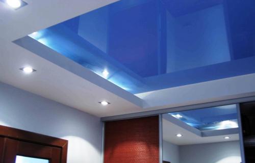 Установка алюминиевого багета для натяжного потолка. Пластик 08 Установка алюминиевого багета для натяжного потолка. Пластик 08