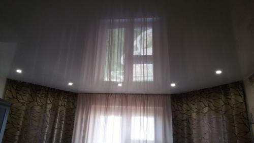 Шторы с натяжным потолком. Шторы под натяжной потолок — особенности оформления и подбора штор для интерьеров (135 фото)