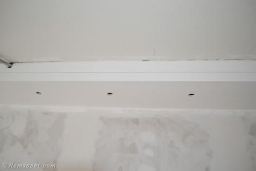 Как крепить багет к натяжному потолку. Виды багетов 09