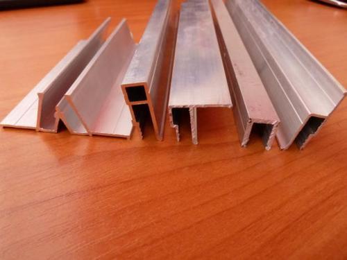 Установка алюминиевого багета для натяжного потолка. Виды потолочного багета